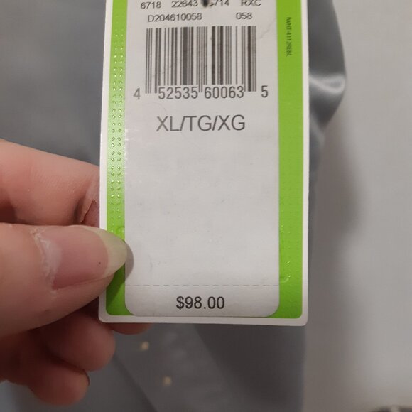 IZOD Silky Silver Golfing Vest Size XL NEW - Picture 2 of 10